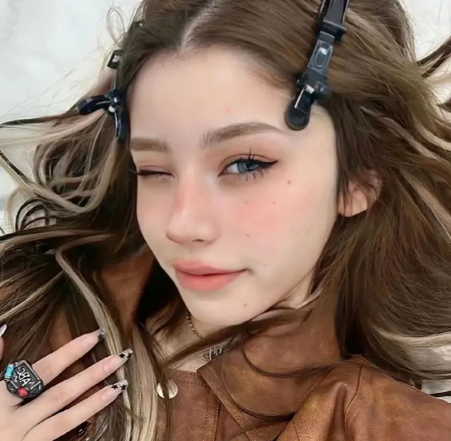 目迷五色